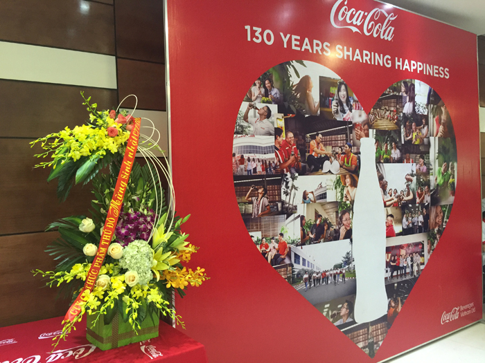 Tiệc buffet kỷ niệm 130 năm thành lập Coca - Cola