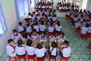 Nỗi lo ngại ngộ độc thực phẩm tại các trường học